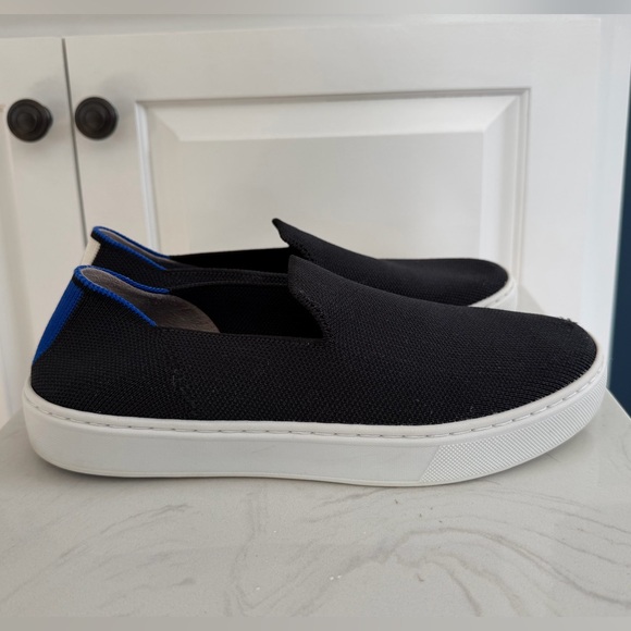 Rothy's The Original Slip On Sneaker in Black, Size 7 - Picture 4 of 16